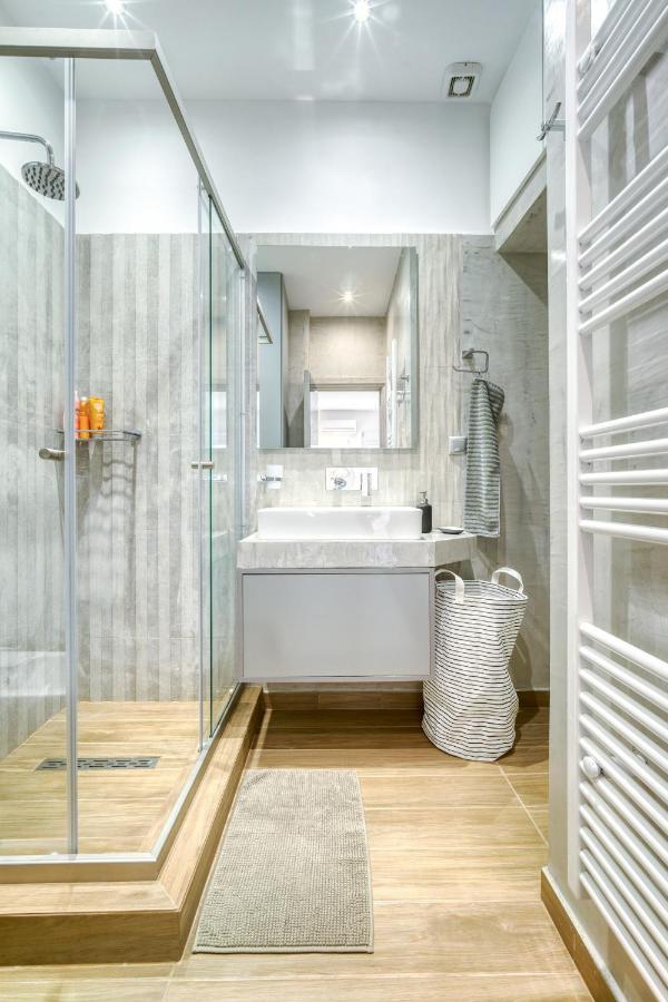 Stylish, Sunny New 2 Bedroom, Prime Central เอเธนส์ ภายนอก รูปภาพ