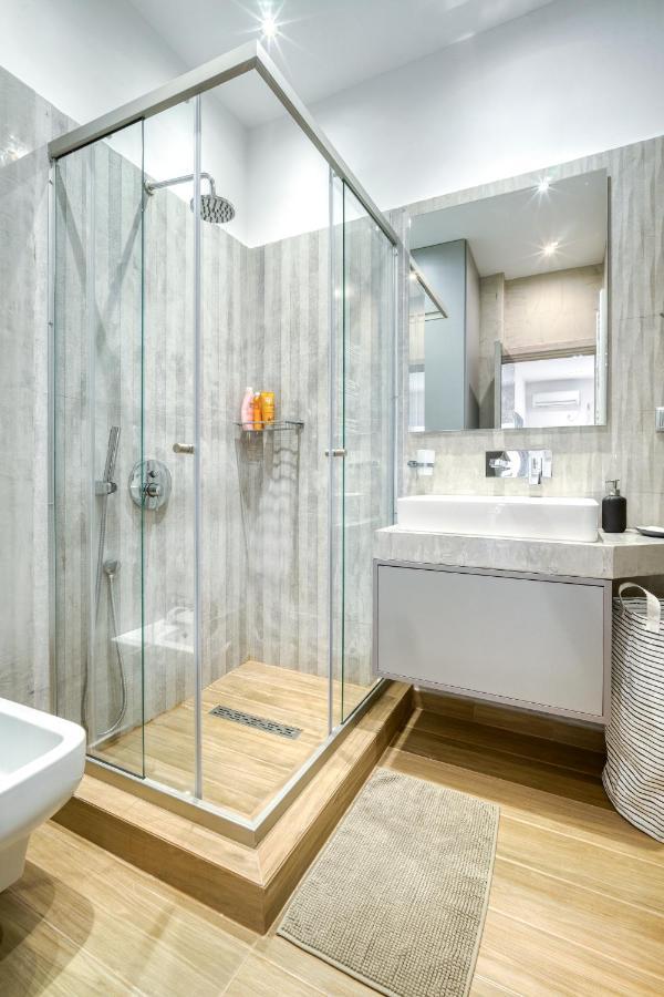 Stylish, Sunny New 2 Bedroom, Prime Central เอเธนส์ ภายนอก รูปภาพ