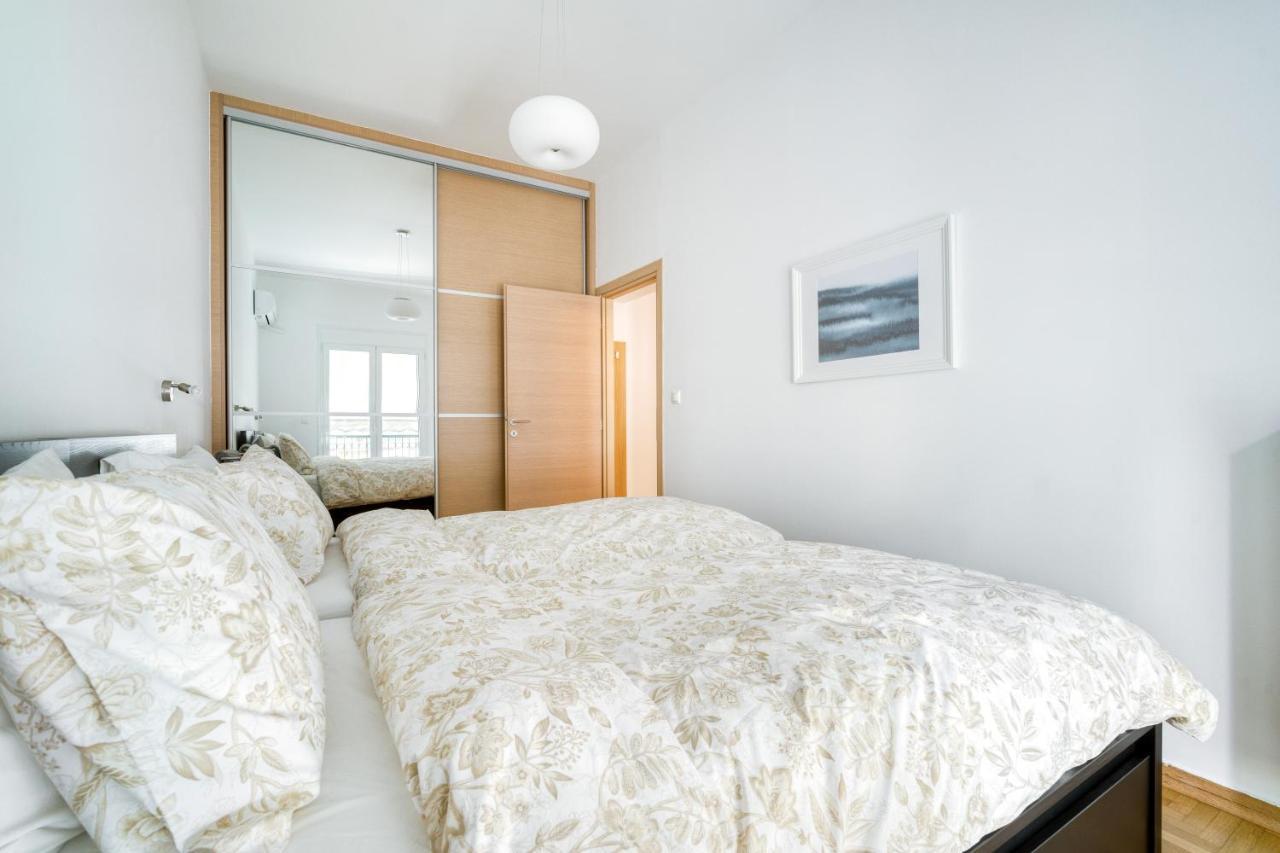 Stylish, Sunny New 2 Bedroom, Prime Central เอเธนส์ ภายนอก รูปภาพ